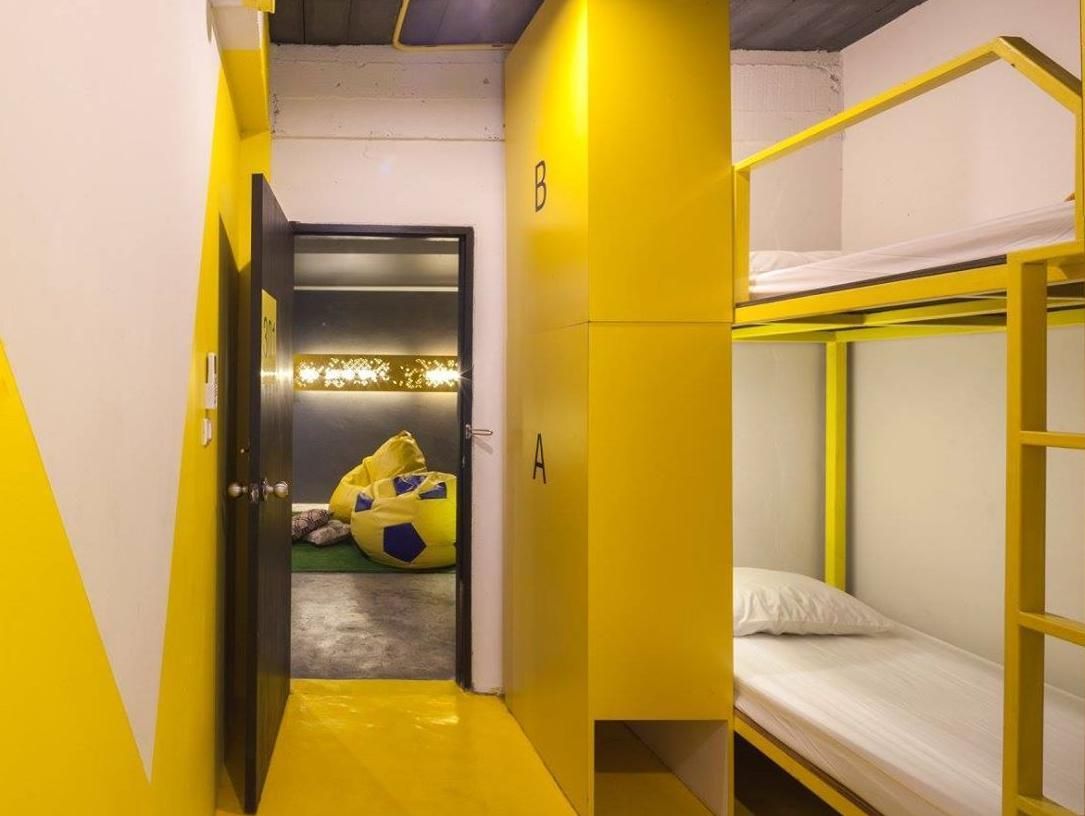 Quadruple with Shared Bathroom