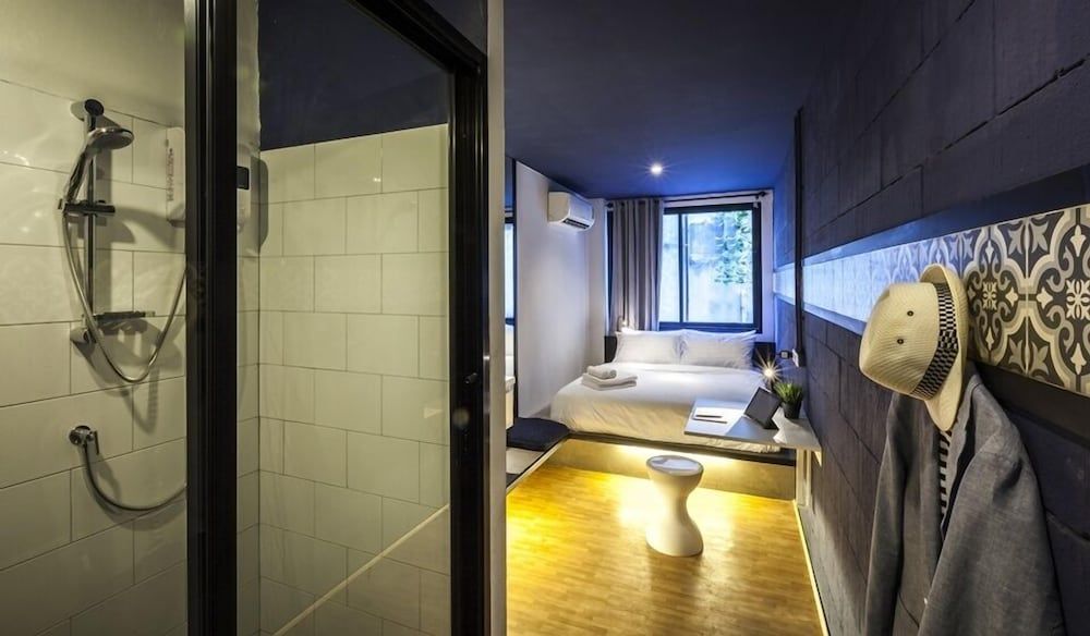 Fulfill Phuket Hostel Private Double Room 6