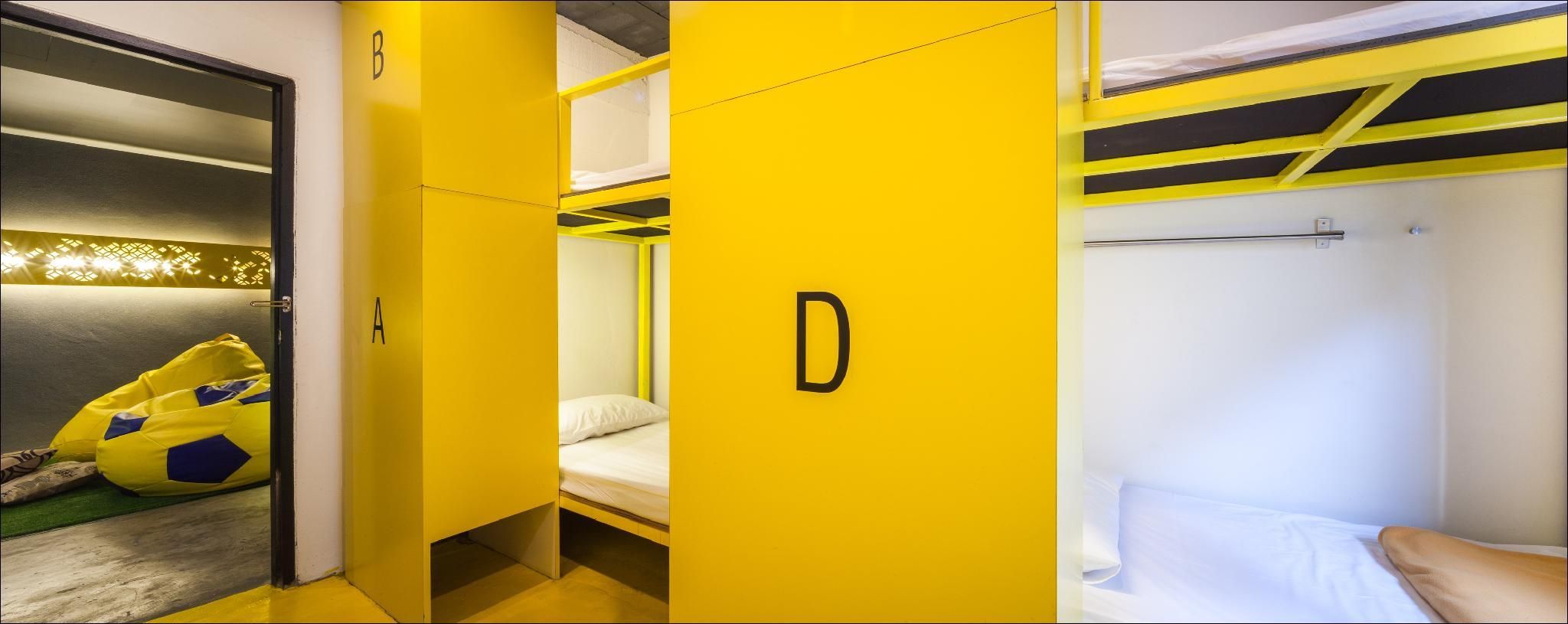 Quadruple with Shared Bathroom