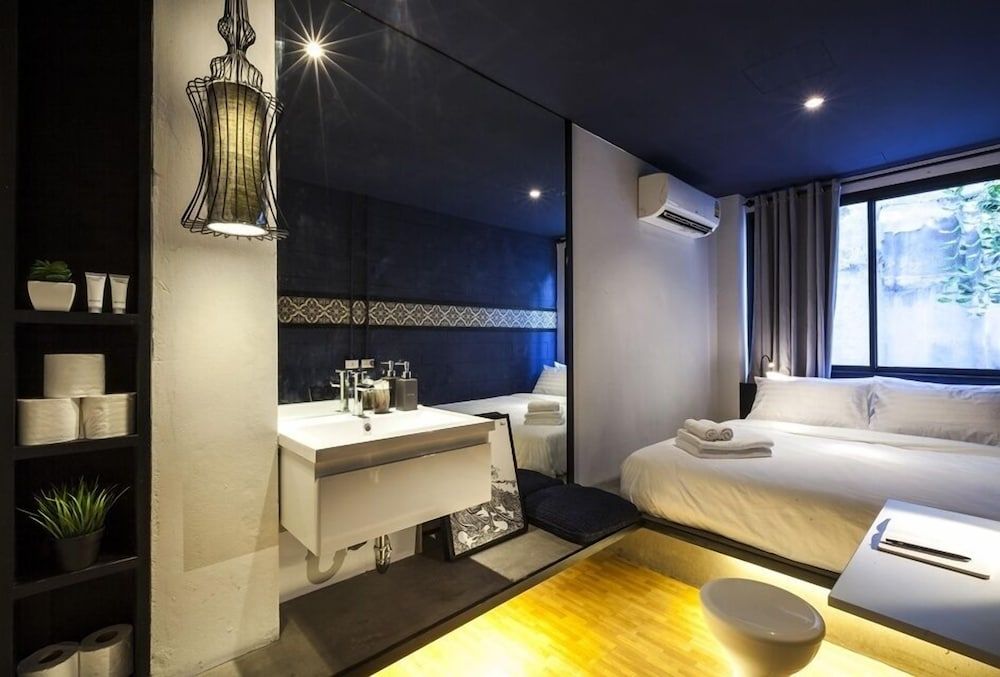 Fulfill Phuket Hostel Private Double Room