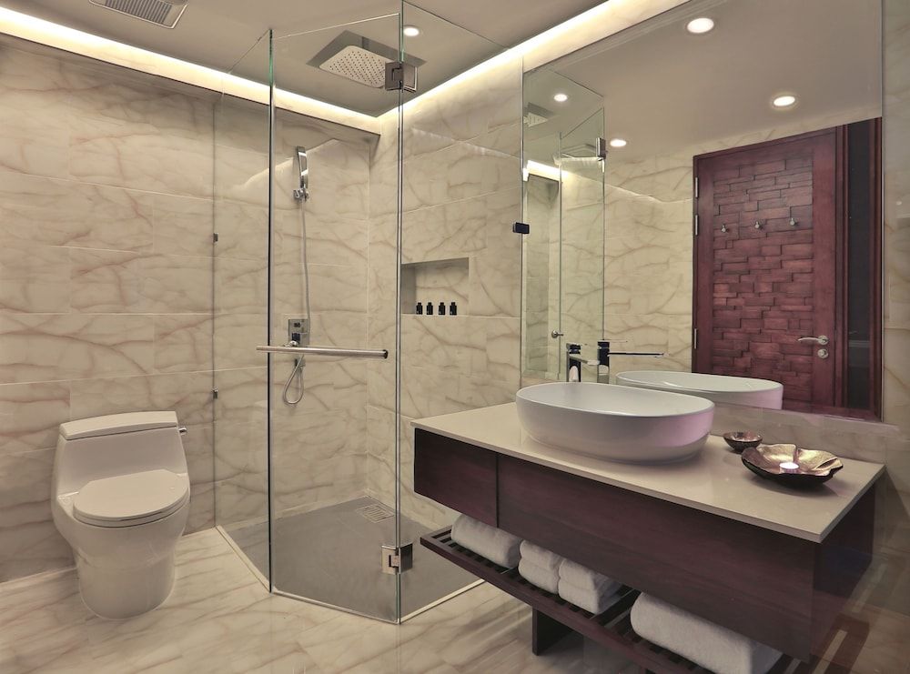 The Privilege Hotel Ezra Beach Club Deluxe Room 8