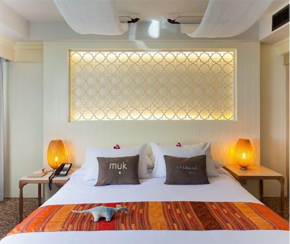 Ploy Palace Hotel Deluxe Twin Room 4