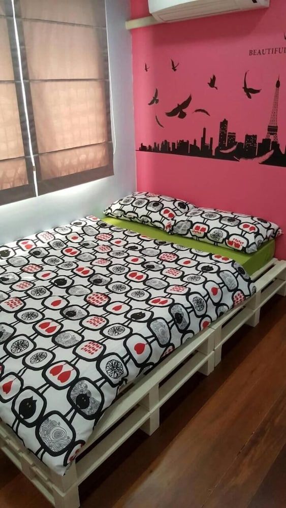 undefined Eat - Ting Cafe and Hostel 4