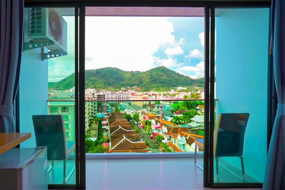 Phoenix Grand Hotel Superior Twin Room 11