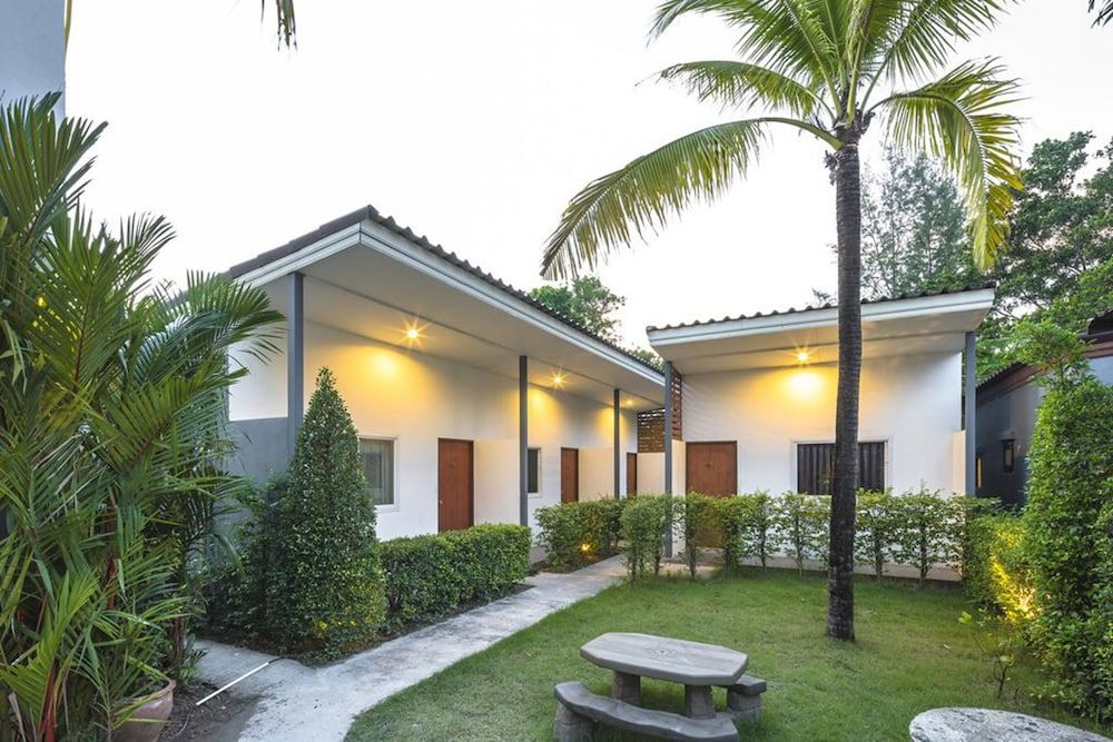 undefined Modern Resort at Naiyang 9