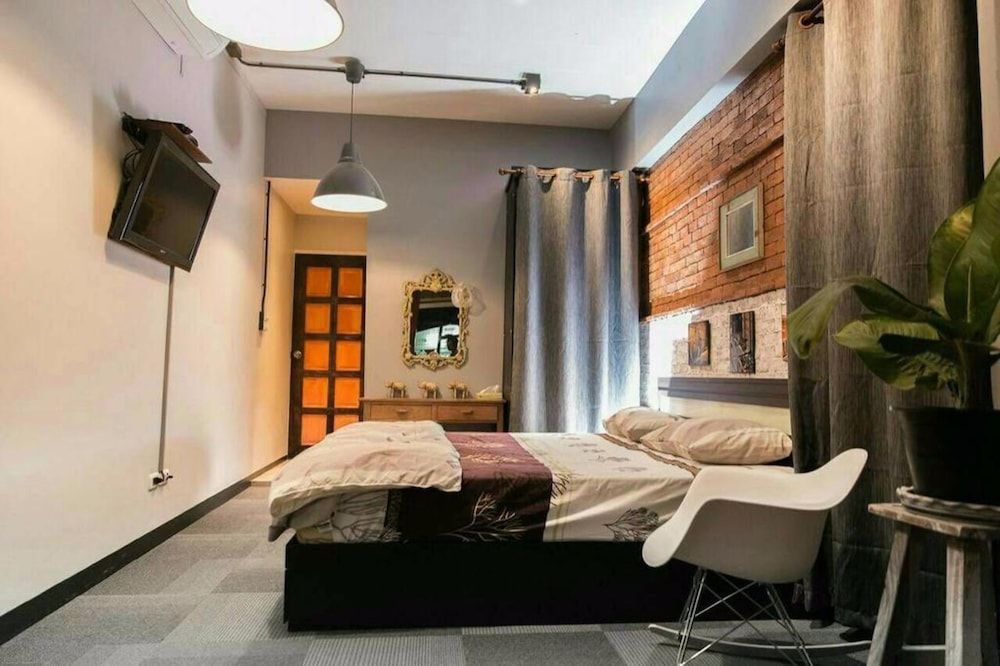 Popcorn House Ratchada Double Room with Shower 5