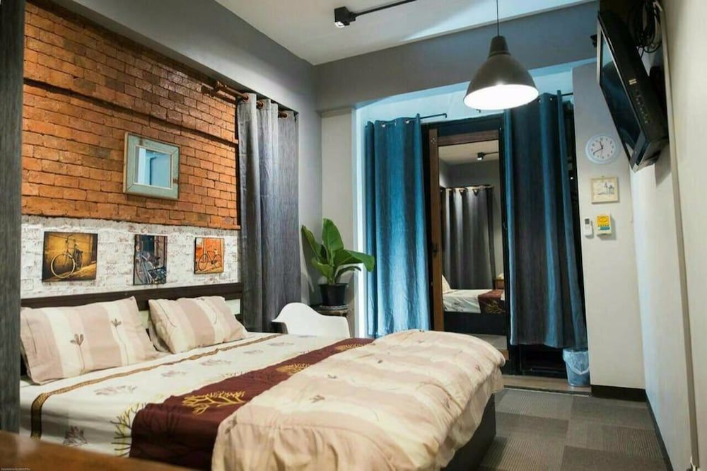 Popcorn House Ratchada Double Room with Shower 3