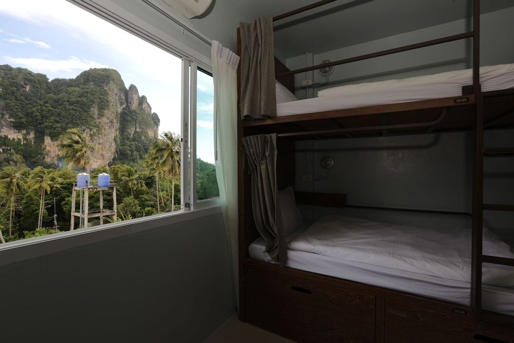 Pop-In Hostel Aonang Mixed 8 Beds Dorm