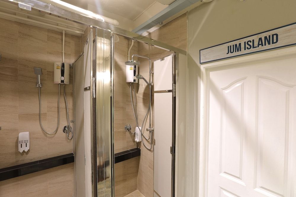 Pop-In Hostel Aonang Mixed 8 Beds Dorm 4