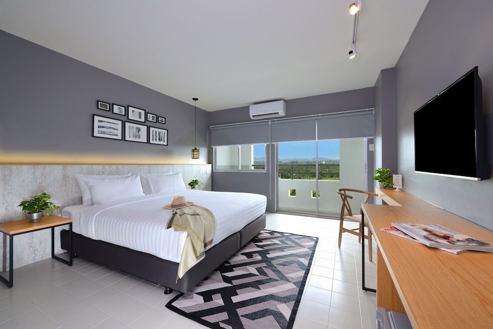 Superior Double Room, City View