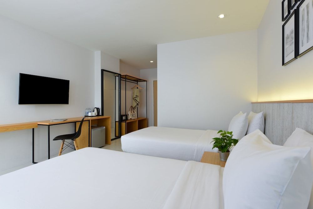 Superior Triple Room, City View
