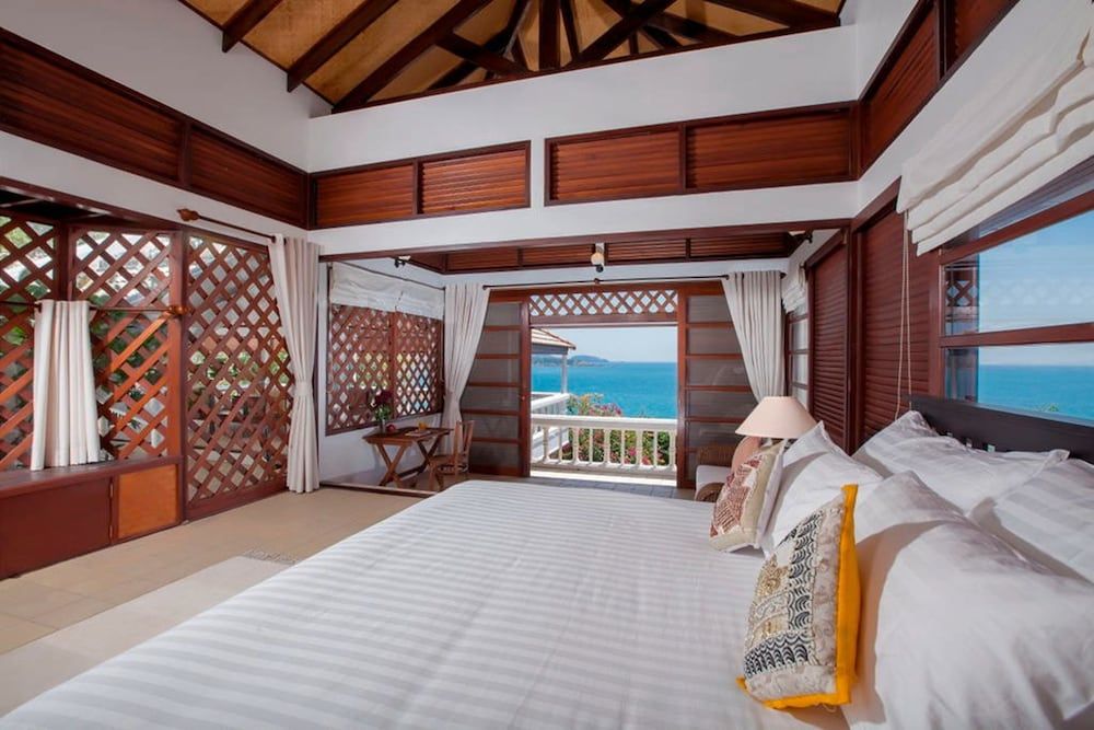 Baan Khunying – Secluded Phuket Beachfront Villa 3 Bedrooms Villa 4