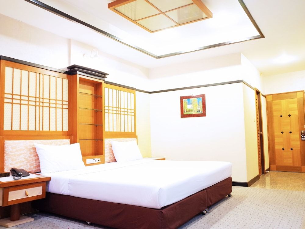 The Bavana Surawong Bangkok Deluxe Double or Twin Room