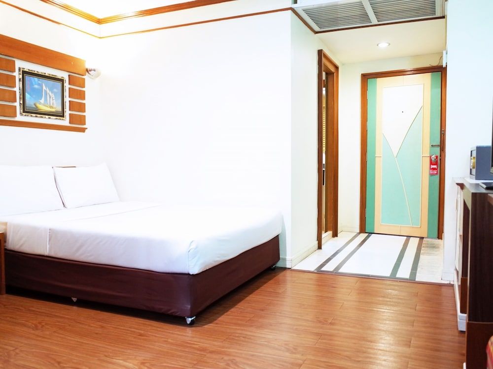 The Bavana Surawong Bangkok Superior Double Room 7