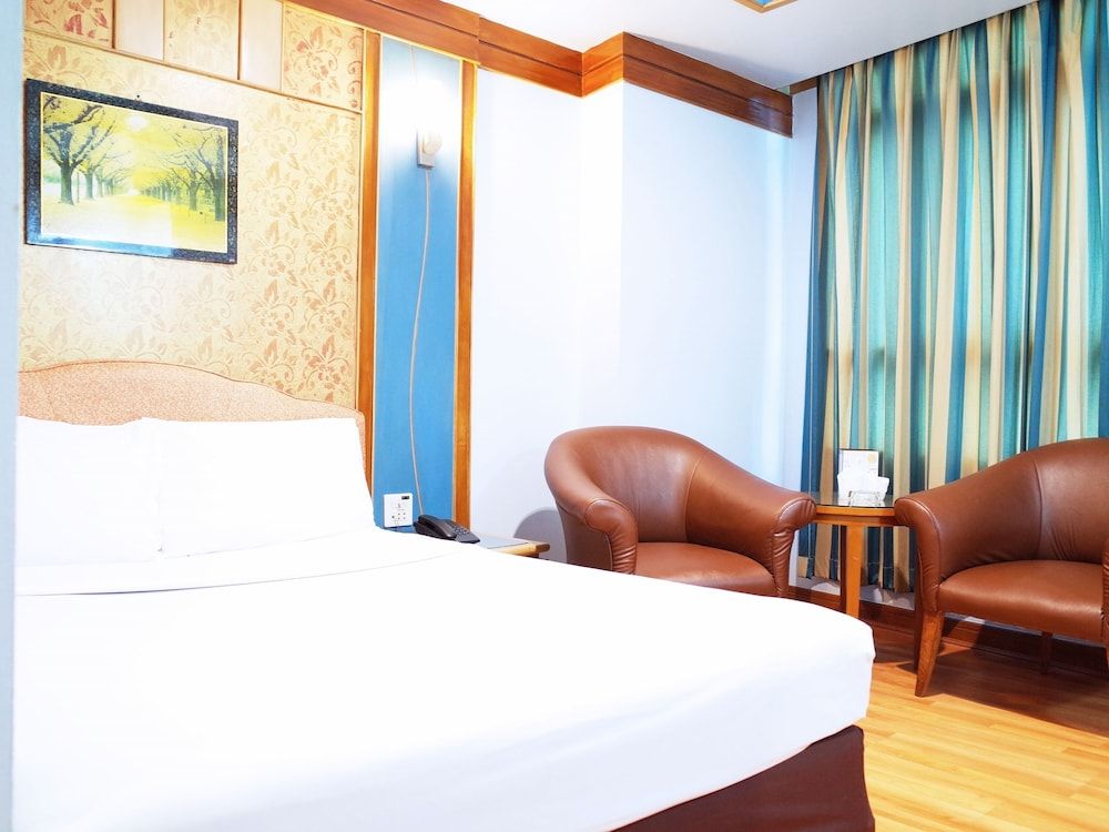 The Bavana Surawong Bangkok Superior Double Room 2