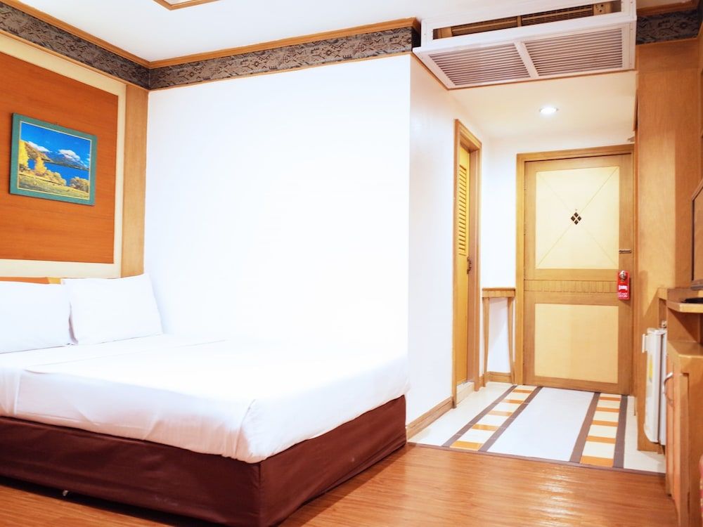 The Bavana Surawong Bangkok Superior Double Room 5