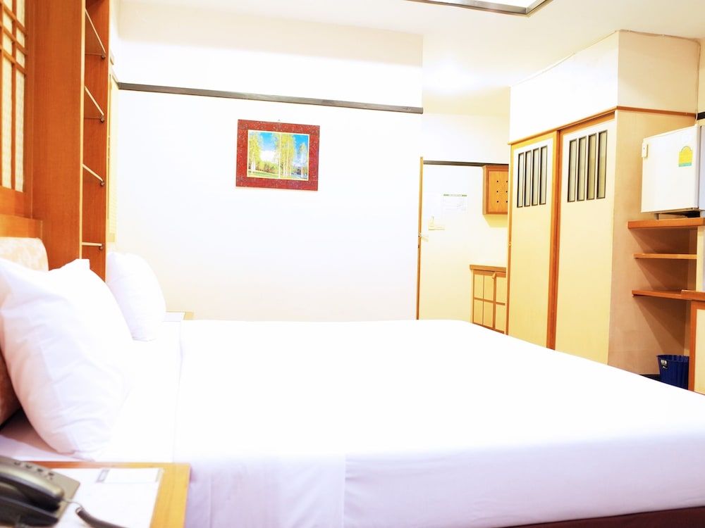 The Bavana Surawong Bangkok Deluxe Double or Twin Room 2