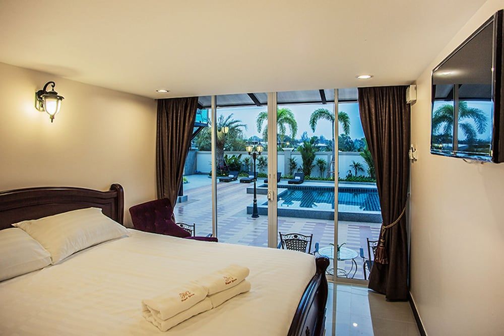 Royal Graces Pool Villas