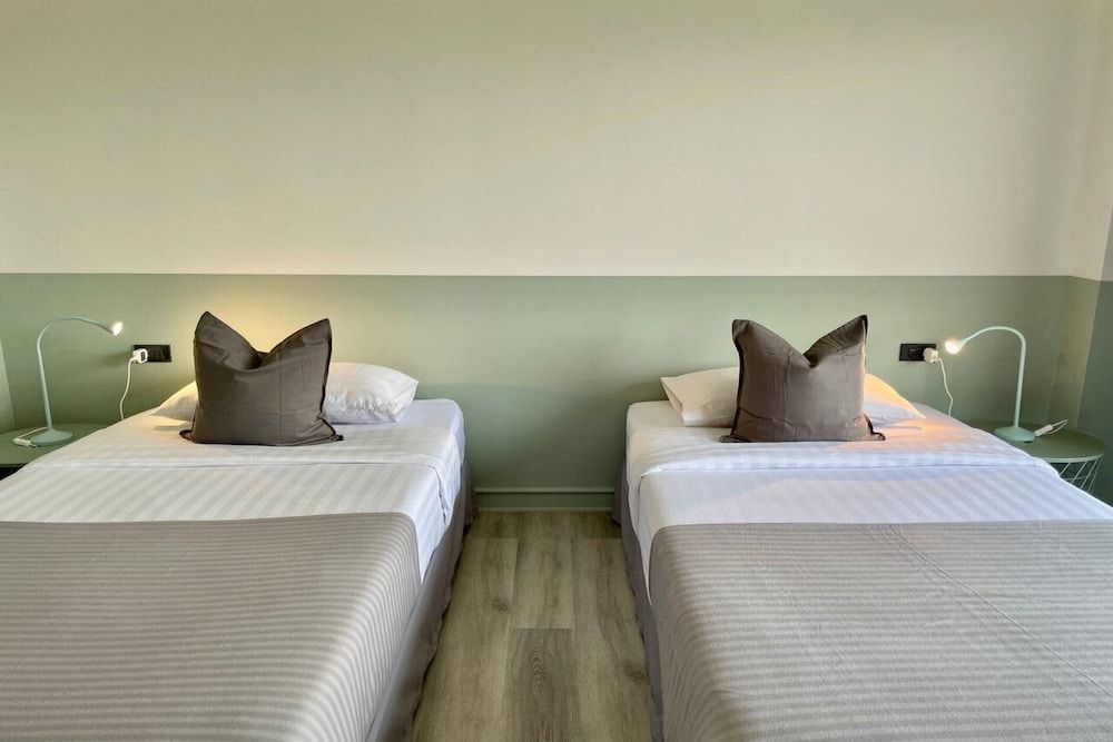 Garden Paradise Hotel & Serviced Apartment New Standard 5