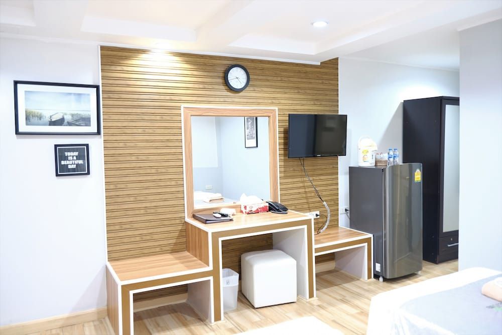 The Beach Front Resort Pattaya - SHA Plus Standard Twin Room 4