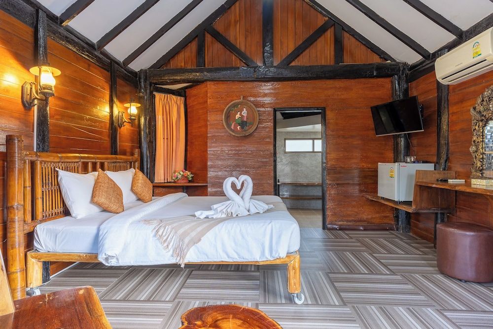 Pung-waan Resort Kanchanaburi Deluxe Double Room 3