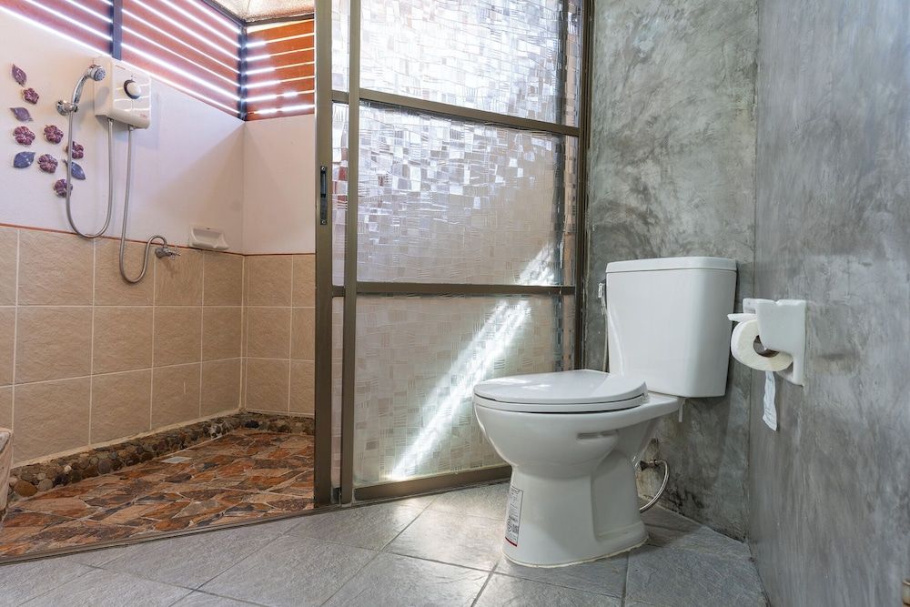 Pung-waan Resort Kanchanaburi Deluxe Twin Room 8