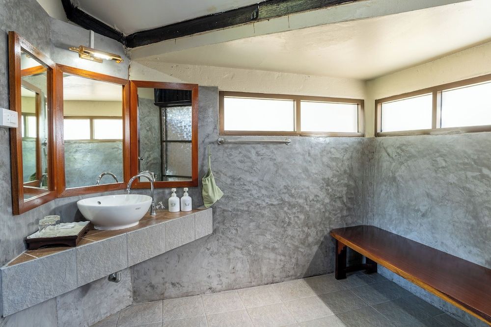 Pung-waan Resort Kanchanaburi Deluxe Twin Room 9