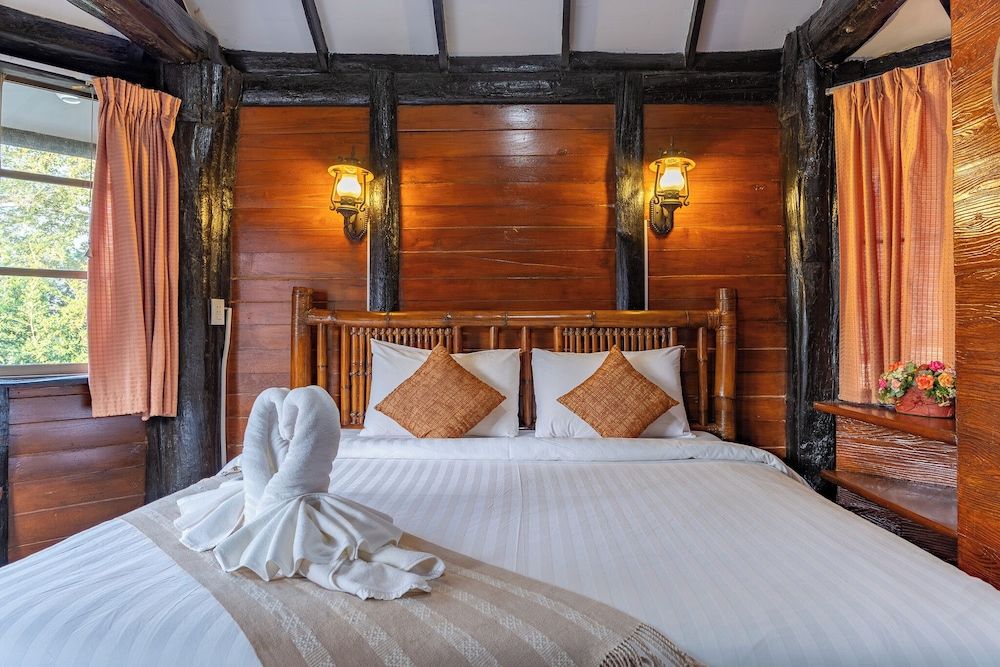 Pung-waan Resort Kanchanaburi Deluxe Double Room 2