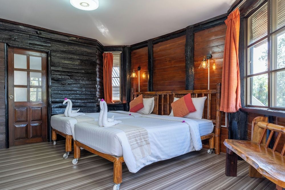 Pung-waan Resort Kanchanaburi Deluxe Twin Room 3