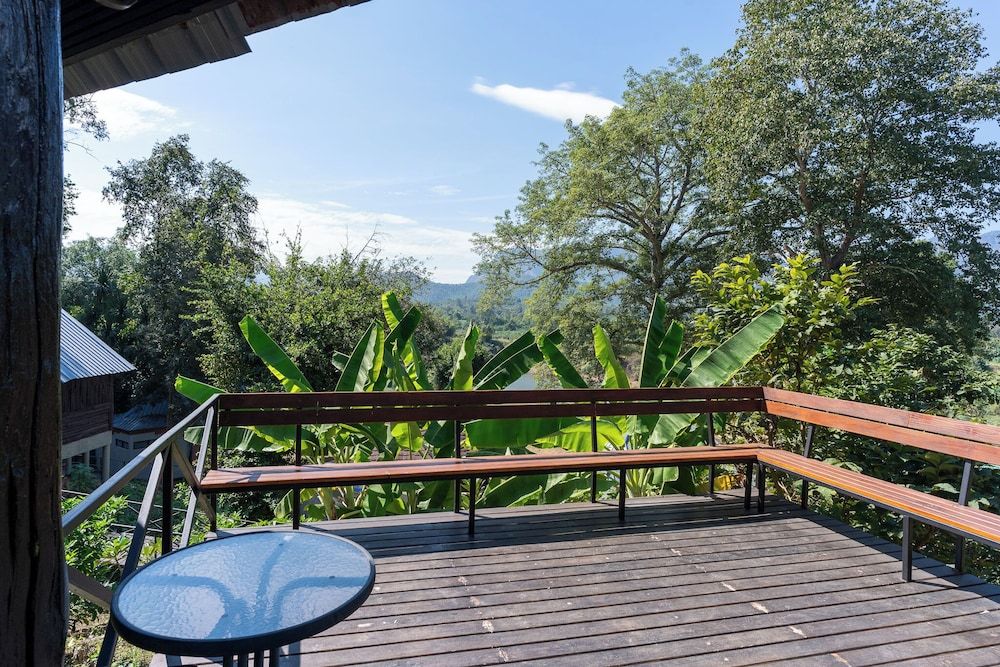 Pung-waan Resort Kanchanaburi Deluxe Twin Room 7