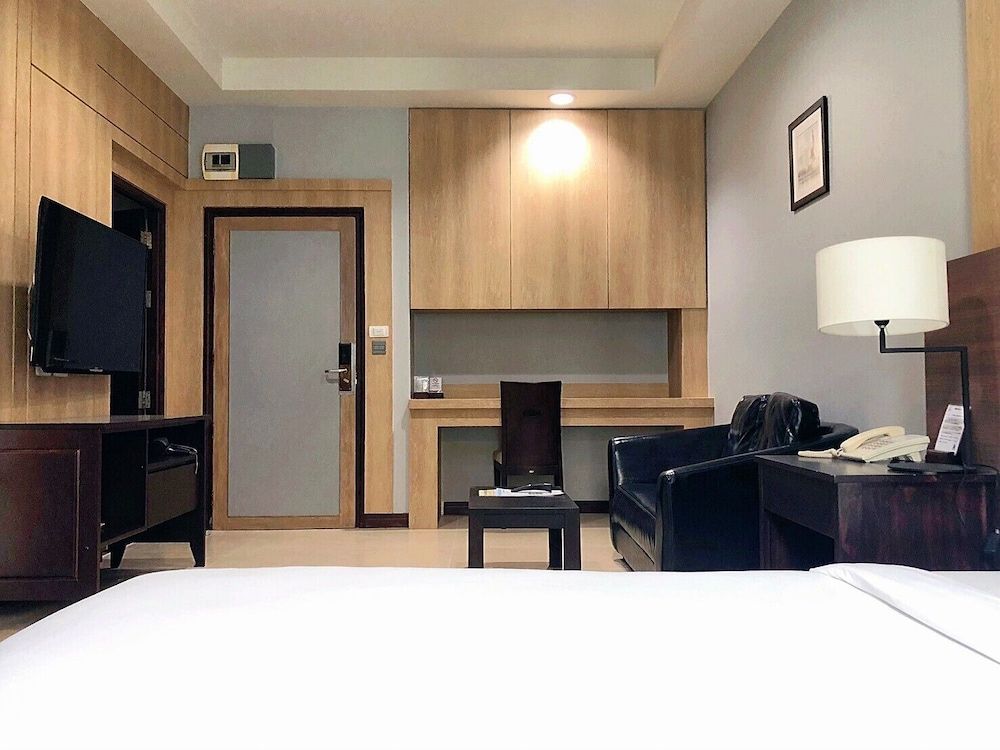 J Park Hotel Economy Room 4
