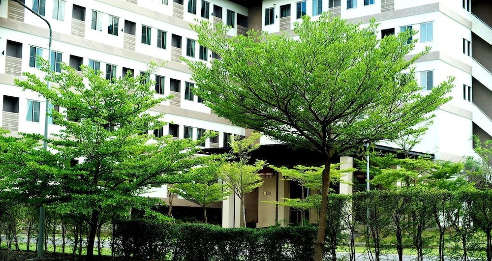 undefined J Park Hotel 8