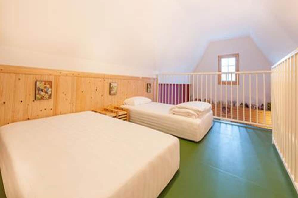 undefined Belmont Village 7