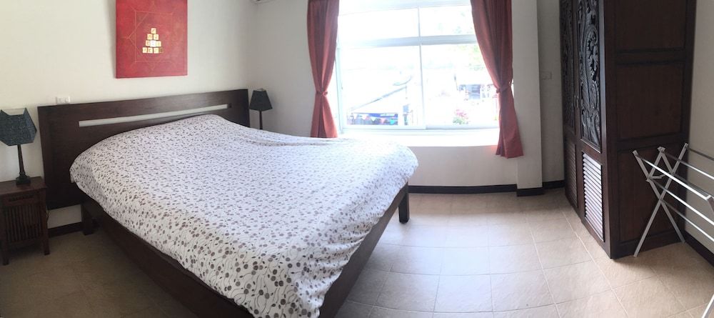 Merlin Plaza Apartments Family Apartment 2