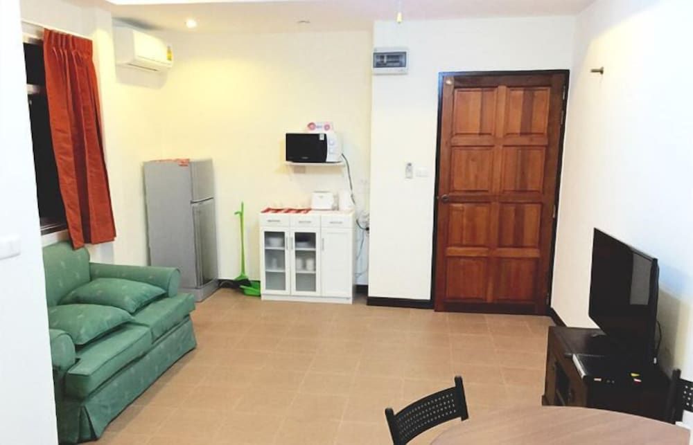 Merlin Plaza Apartments Superior Apartment 20