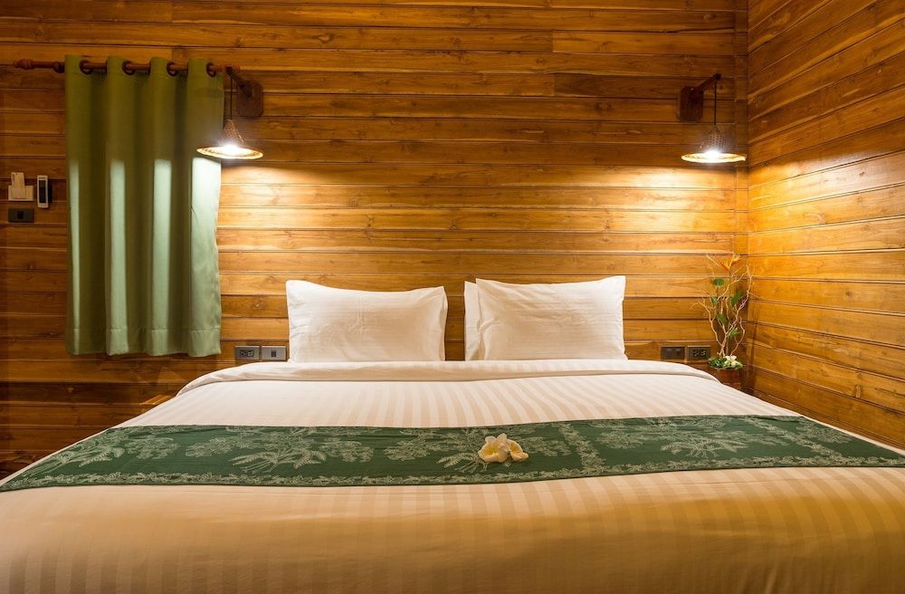 Koh Jum Ocean Beach Resort Family Sunset View 3