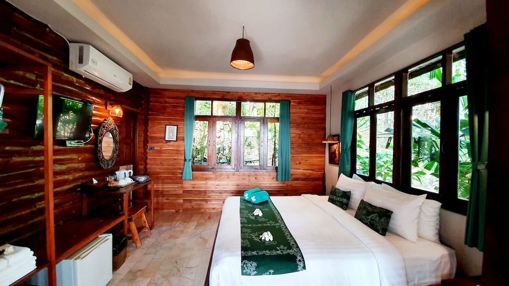 Koh Jum Ocean Beach Resort Family Seaview 4