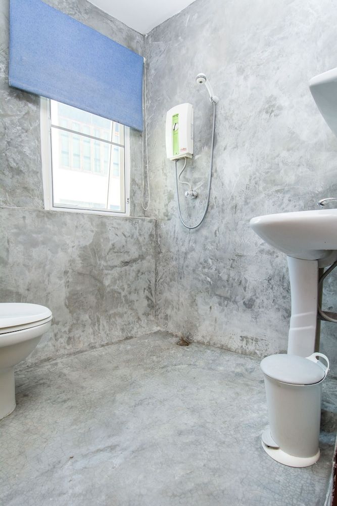 Central Guesthouse Standard Double Room 5