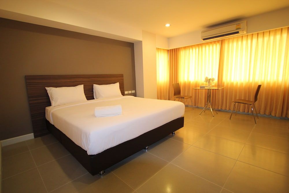 undefined 14 Living 8