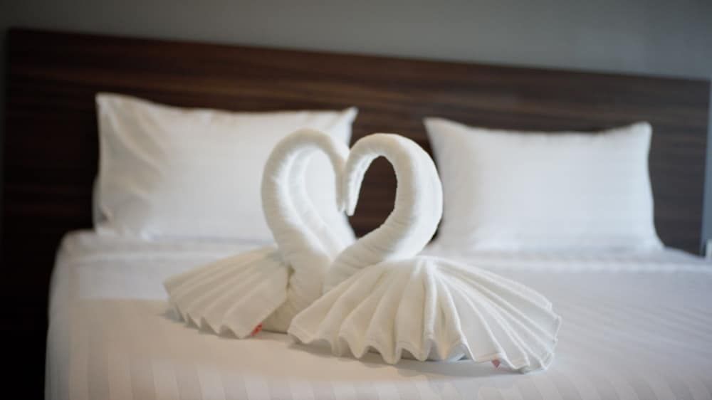 14 Living Deluxe Room, Non Smoking, City View 2