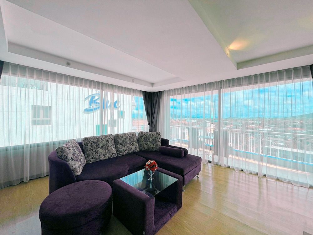 The Blue Panorama Studio Room 11