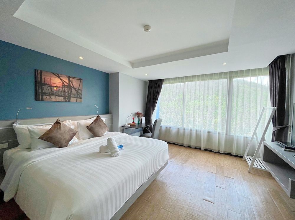 The Blue Grand Deluxe Room 5