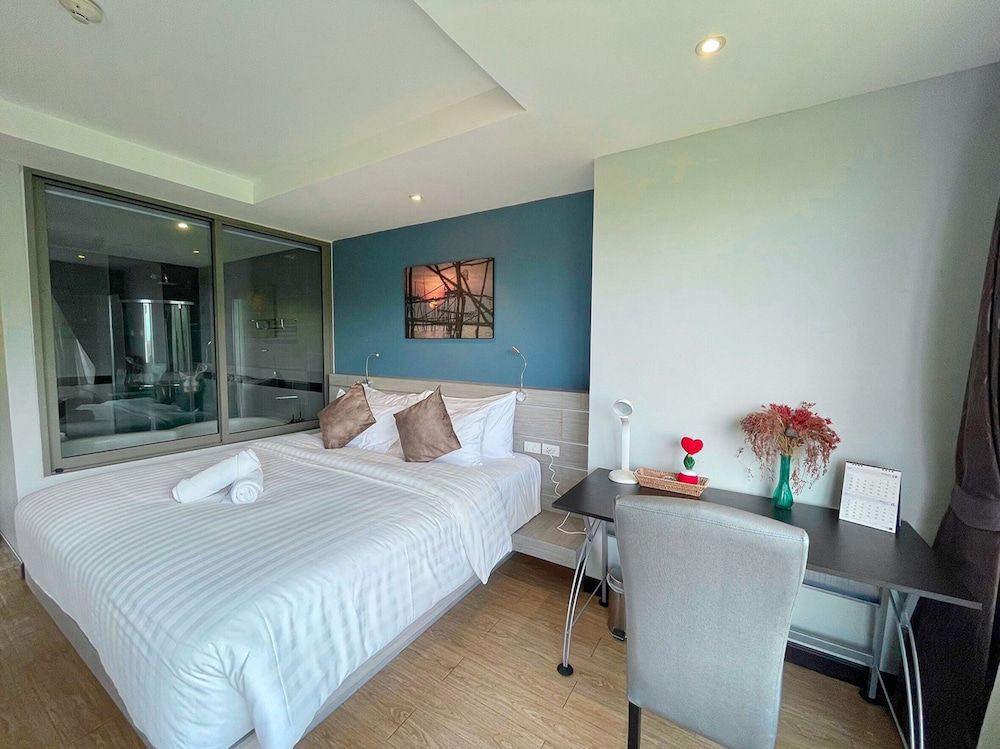 The Blue Grand Deluxe Room