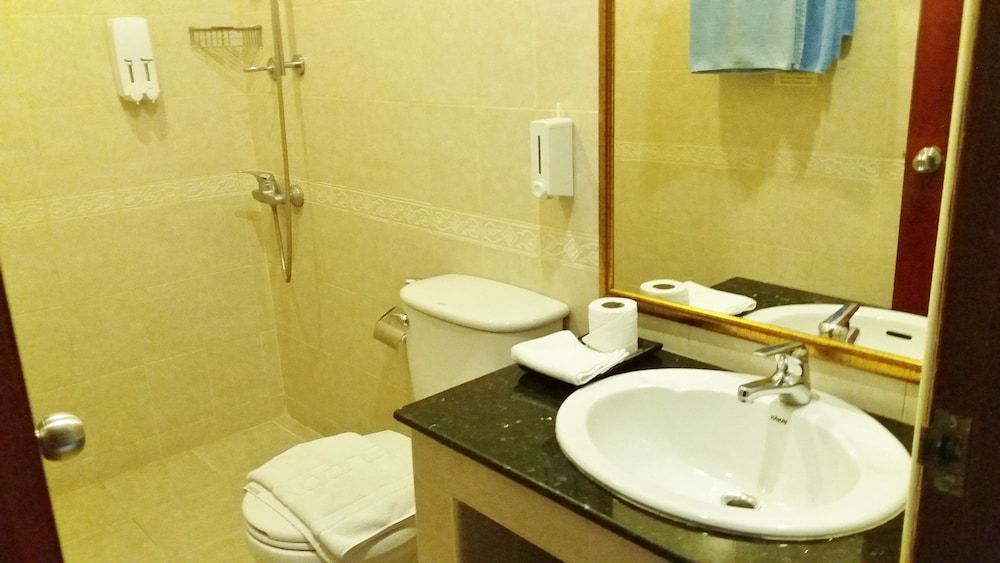 Baan Laksee Pool Villa 4 Bedroom Poolside Villa 11