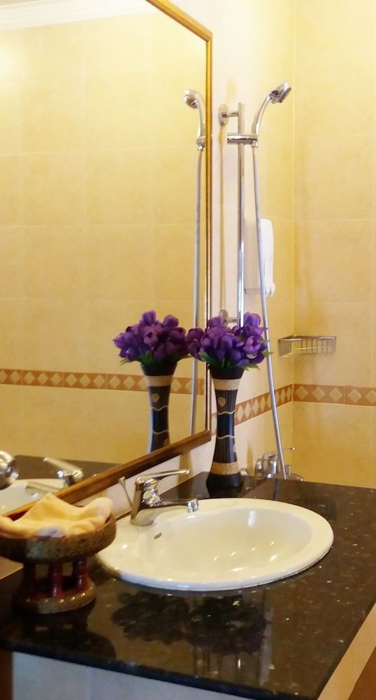 Baan Laksee Pool Villa 4 Bedroom Poolside Villa 10