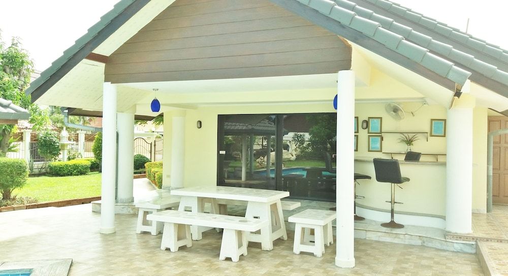 undefined Baan Laksee Pool Villa 4