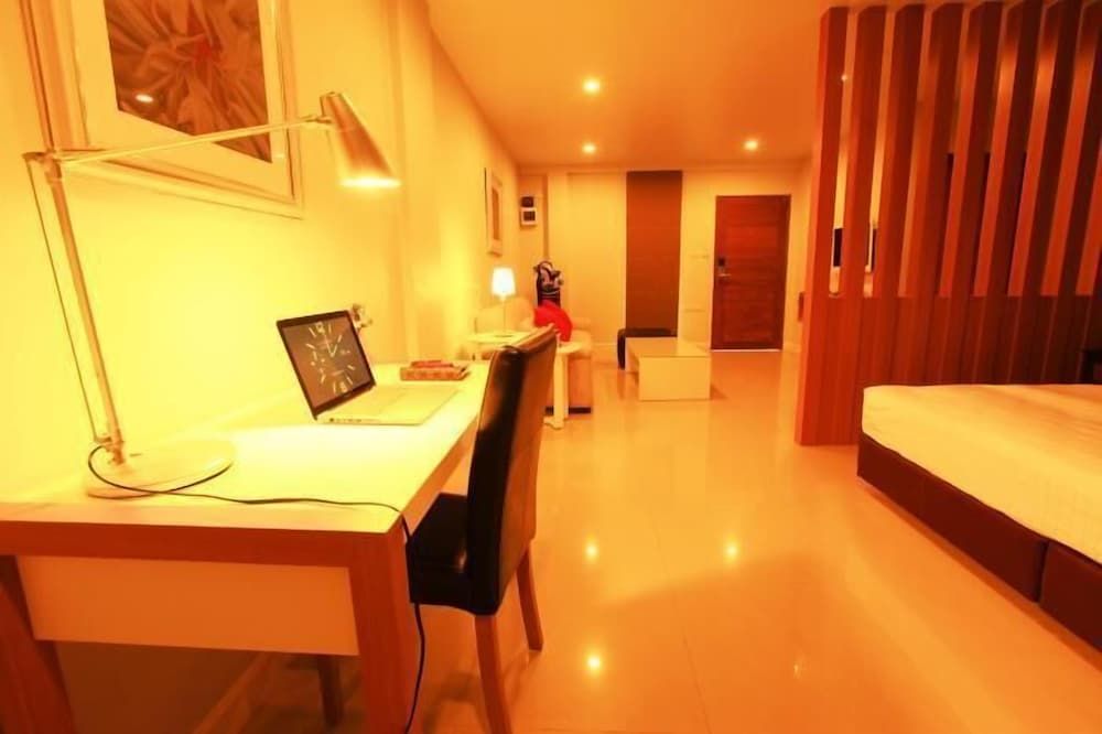 undefined The One Residence 8