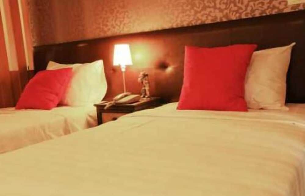 undefined The One Residence 9