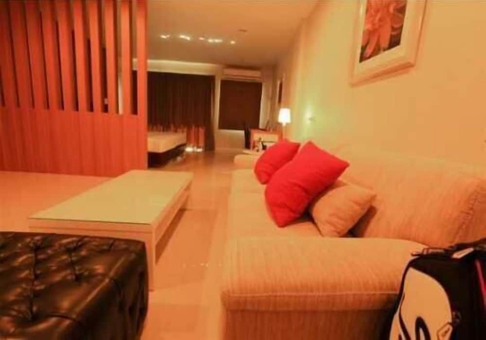 undefined The One Residence 7