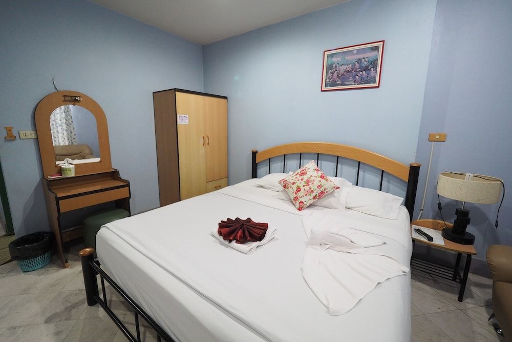 Luxury Hotel Standard Room 2